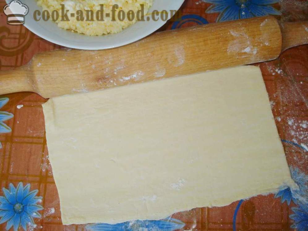 Εισπνοές με τυρί σφολιάτας - βήμα προς βήμα, πώς να κάνει σφολιάτας με τυρί στο φούρνο, τη συνταγή με μια φωτογραφία
