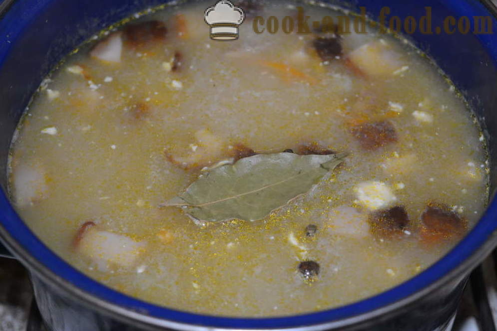 Σούπα λευκό φρέσκα μανιτάρια με τυρί κρέμα - πώς να μαγειρεύουν σούπα μανιταριών με φρέσκα μανιτάρια και τυρί, με μια βήμα προς βήμα φωτογραφίες συνταγή