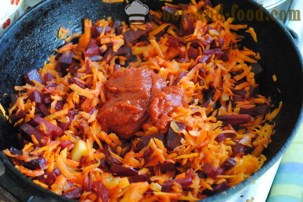 Borsch με τεύτλα, λάχανο και κρέας - πώς να μαγειρεύουν σούπα με παντζάρια, με μια βήμα προς βήμα φωτογραφίες συνταγή