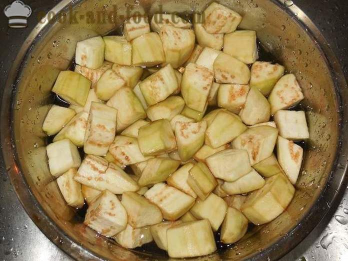 Μελιτζάνα βρασμένο σε ξινή κρέμα με σκόρδο και μανιτάρια - πώς να μαγειρεύουν μελιτζάνας βρασμένο με ξινή κρέμα, ένα βήμα προς βήμα φωτογραφίες συνταγή