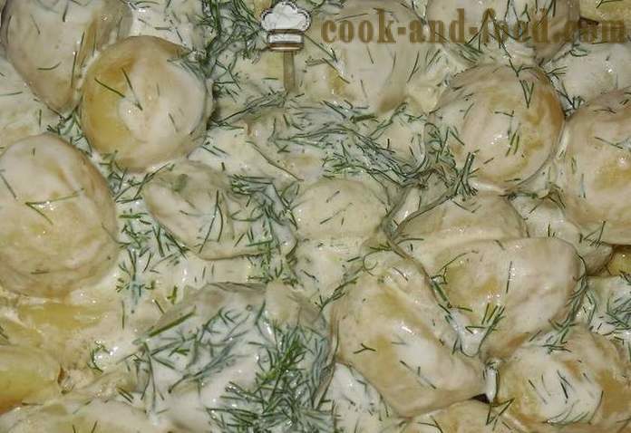 Νόστιμα νέα πατάτες σε ξινή κρέμα με άνηθο και το σκόρδο - πώς να μαγειρεύουν ένα νόστιμο πρώιμες πατάτες, μια απλή συνταγή με μια φωτογραφία