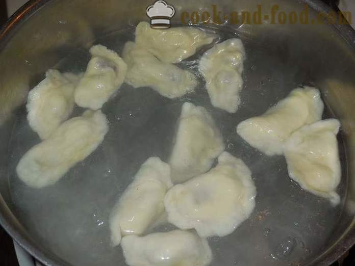 Fluffy ζυμαρικά με ένα κεράσι σε ορό ή κεφίρ - μια συνταγή πώς να μαγειρεύουν ζυμαρικά με κεράσια, βήμα προς βήμα με φωτογραφίες