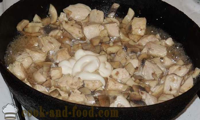 Κοτόπουλο κοκκινιστό με μανιτάρια ή πώς να μαγειρεύουν στιφάδο κοτόπουλο - ένα βήμα προς βήμα φωτογραφίες συνταγή