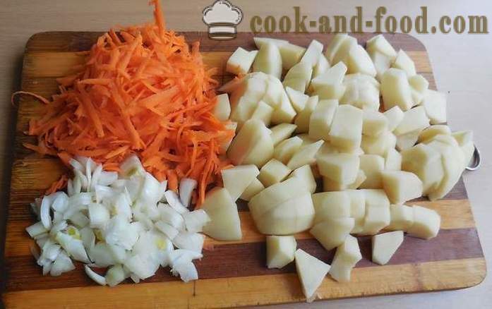 Σούπα λάχανο τουρσί σε multivarka - πώς να μαγειρεύουν σούπα με τη γλώσσα και ντυμένος με σκόρδο και το μπέικον, βήμα προς βήμα συνταγή με φωτογραφίες.