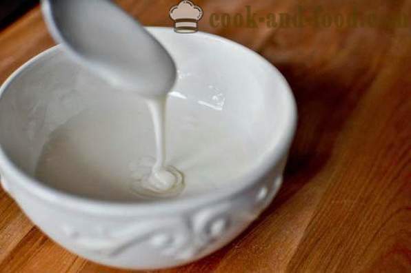 Lean λευκό γλάσο από ζάχαρη άχνη και το χυμό λεμονιού - μια απλή συνταγή για το πώς να κάνει άπαχο γλάσο