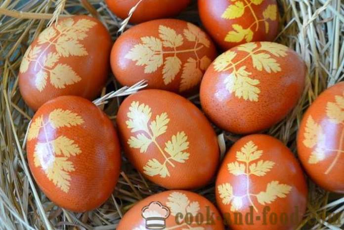 Πασχαλινά αυγά βαμμένα με φλούδες κρεμμυδιού - πώς να ζωγραφίσει τα αυγά με τη φλούδα κρεμμυδιού, απλοί τρόποι της ζωγραφικής του Πάσχα.