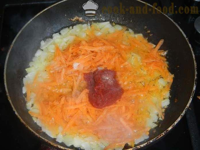 Νόστιμα γεμιστά με κιμά, ρύζι και σάλτσα ντομάτας - πώς να μαγειρεύουν λαχανοντολμάδες σε multivarka, βήμα προς βήμα συνταγή με φωτογραφίες.