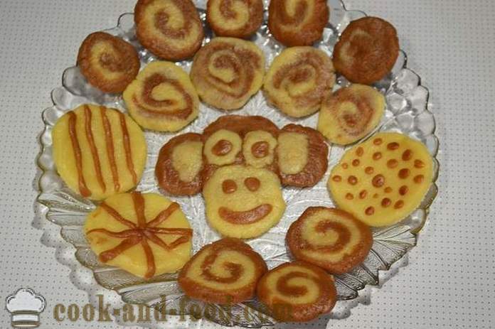 Χαρούμενα δύο-χρώμα σχήμα του μωρού κουλουράκι - πώς να μαγειρεύουν μπισκότα σε ένα φούρνο μικροκυμάτων, ένα βήμα προς βήμα συνταγή με φωτογραφίες.