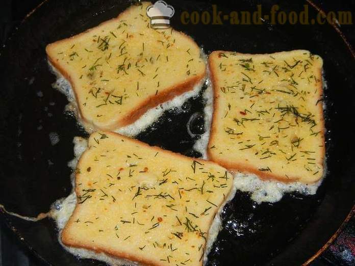 Τοστ του λευκού ψωμιού με ένα αυγό: το γλυκό, το αλάτι και το σκόρδο. Πώς να φτιάξετε νοστιμότατα κρουτόν σε ένα τηγάνι - ένα βήμα προς βήμα συνταγή με φωτογραφίες.