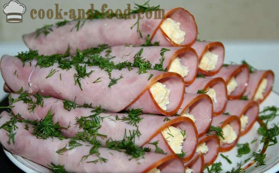Ρολά με τυρί και σκόρδο ή γεμιστό ζαμπόν - νόστιμο γιορτινό συνταγή ορεκτικό με μια φωτογραφία