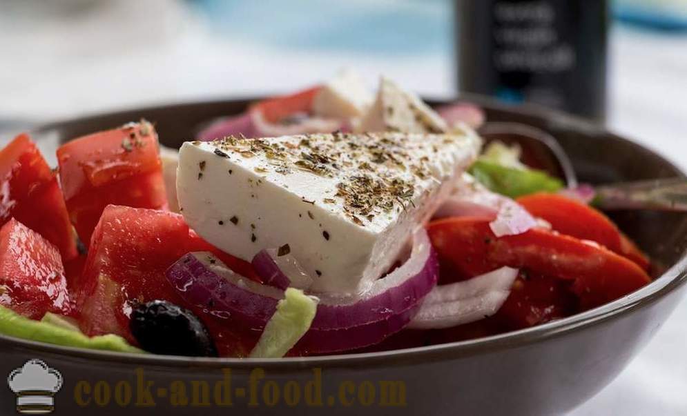Πώς να προετοιμάσει το καρύκευμα για την ελληνική σαλάτα - συνταγές βίντεο στο σπίτι