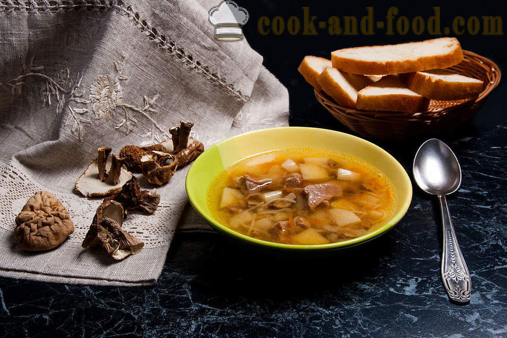 Συνταγή για σούπα μανιταριών με λευκά μανιτάρια και ζυμαρικά - συνταγές βίντεο στο σπίτι