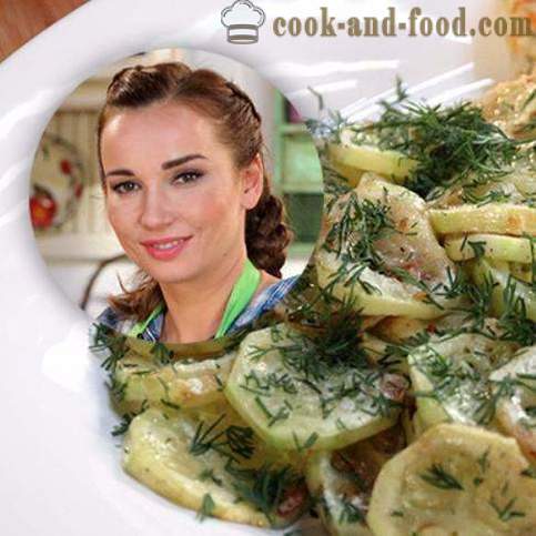 Anfisa Τσέχωφ στο «μαγείρεμα στο σπίτι»: μπιφτέκια, γαλοπούλα και τα κολοκυθάκια με σκόρδο - συνταγές βίντεο στο σπίτι