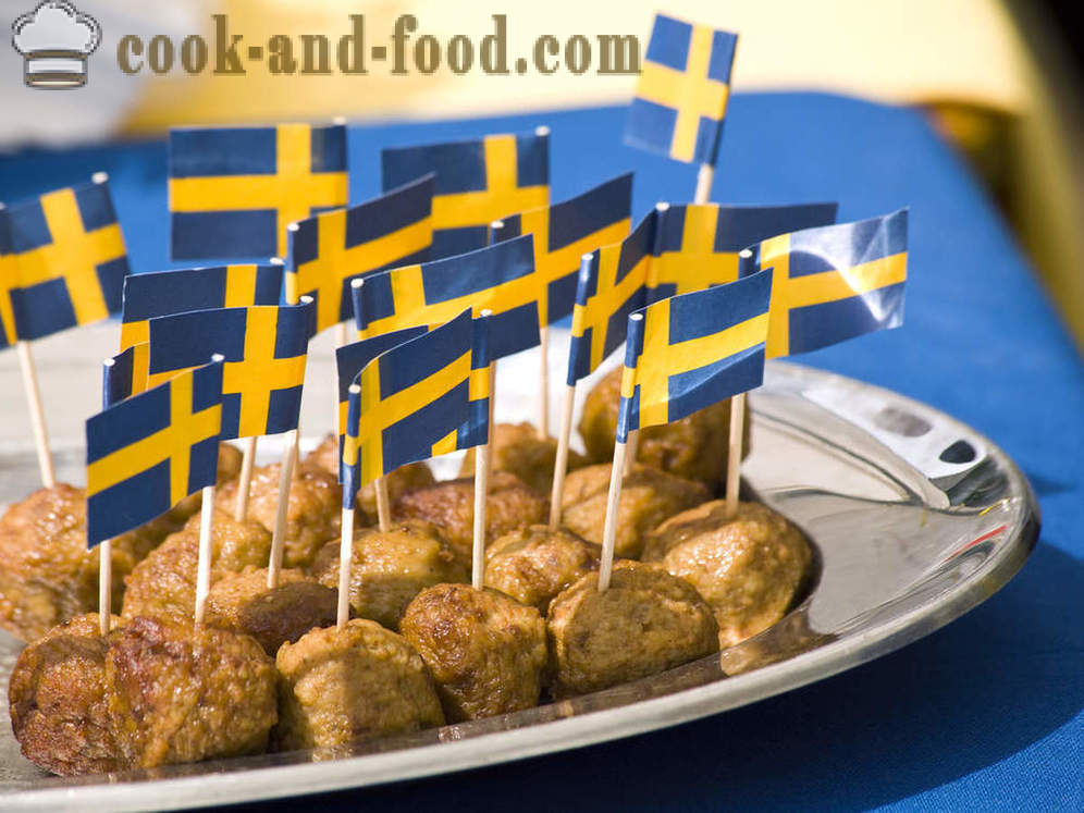 Σουηδία: Karlsson τα αγαπημένα κεφτεδάκια και γλυκιά σούπα με μπιζέλια - συνταγές βίντεο στο σπίτι